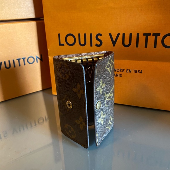 Louis Vuitton 4 Key Holder ~ Authentic - Picture 11 of 12